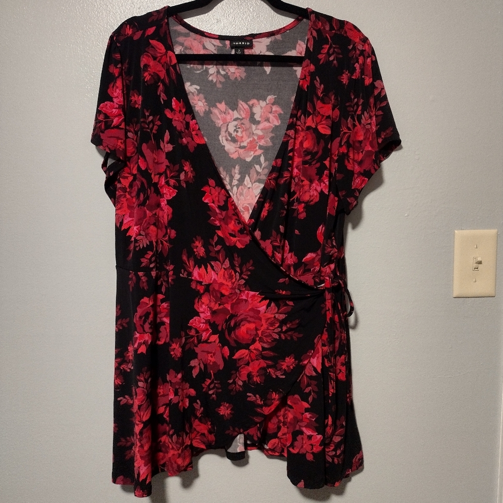 Torrid Surplice Wrap Top/Blouse Floral Tie Side Short Sleeve